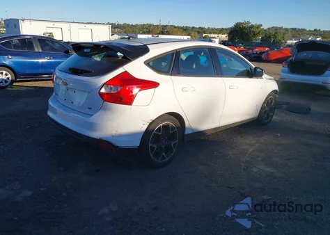 2014 Ford Focus Se z USA, uszkodzony, nr VIN 1FADP3K21EL121774
